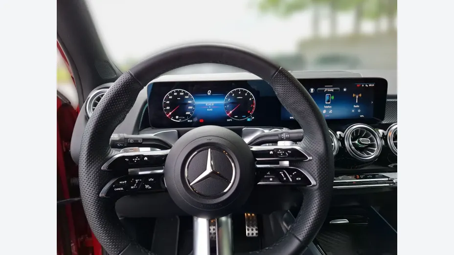 MERCEDES-BENZ GLB GLB 200 mHEV AMG Line 7G-DCT