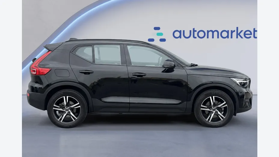 VOLVO XC40 XC40 B3 Plus Dark aut