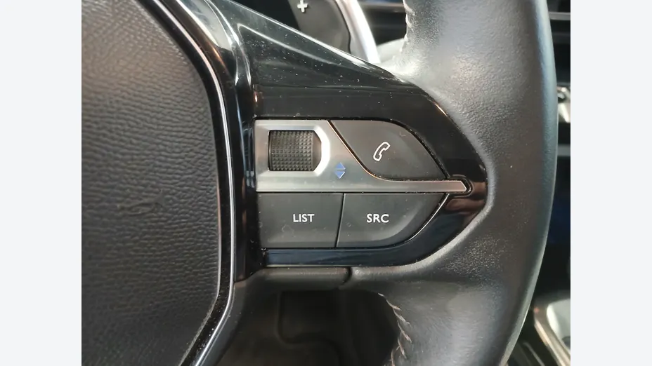 PEUGEOT 3008 -