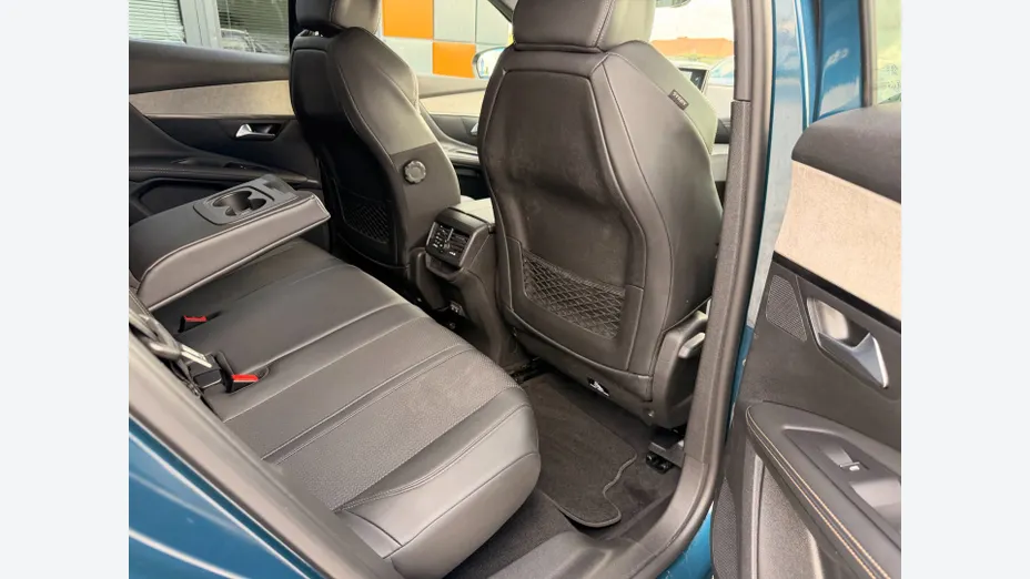 PEUGEOT 3008 -