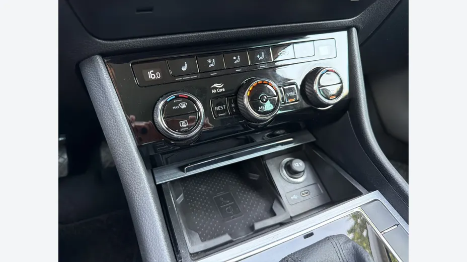 SKODA Superb Superb 2.0 TDI SCR Ambition DSG