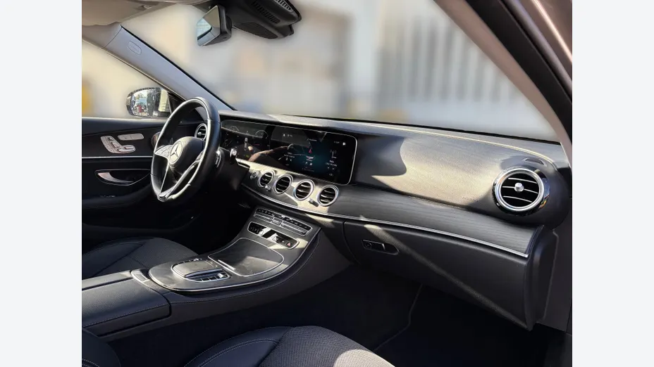 MERCEDES-BENZ E Klasa E 220 d 4-Matic AMG