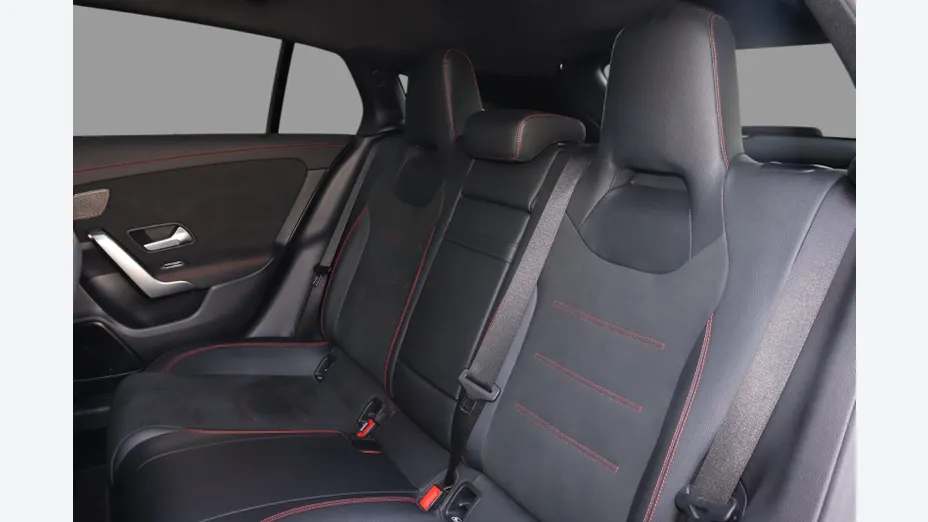 MERCEDES-BENZ CLA CLA 200 AMG Line 7G-DCT