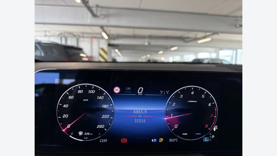 MERCEDES-BENZ GLB GLB 200 mHEV AMG Line 7G-DCT