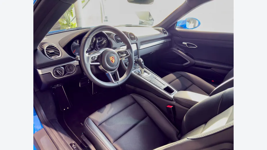 PORSCHE 718 -