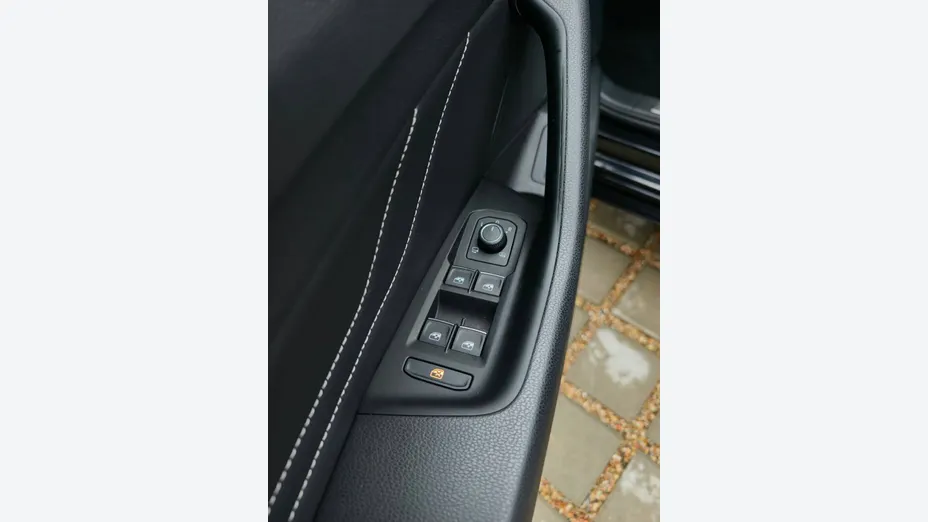 VOLKSWAGEN Arteon Arteon 2.0 TSI R-Line DSG