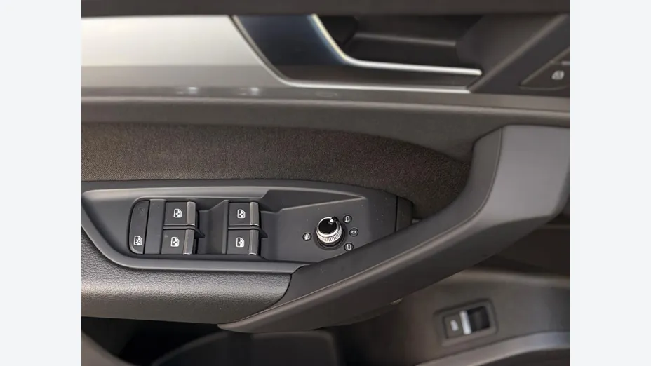 AUDI Q5 -