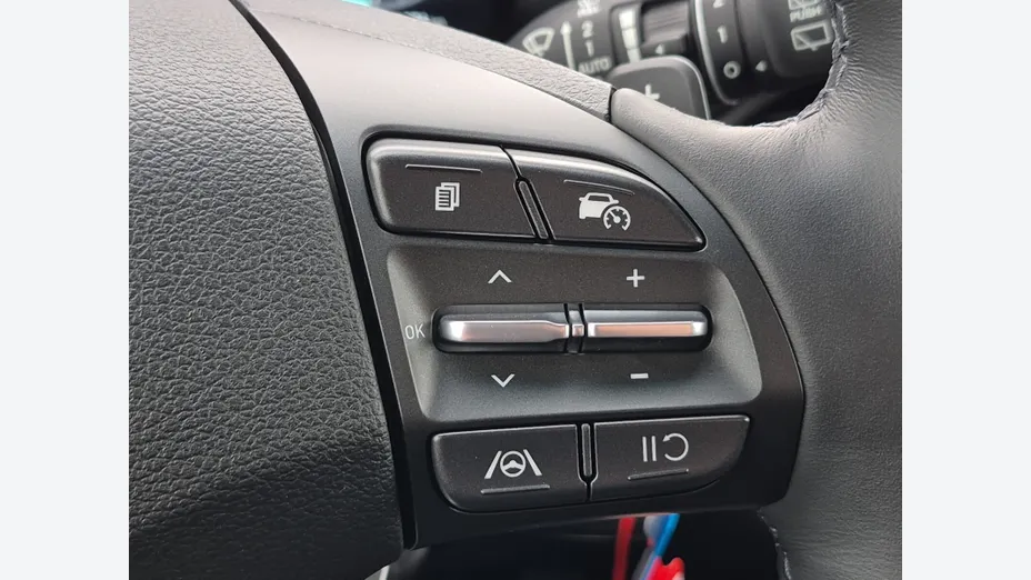 HYUNDAI i30 -