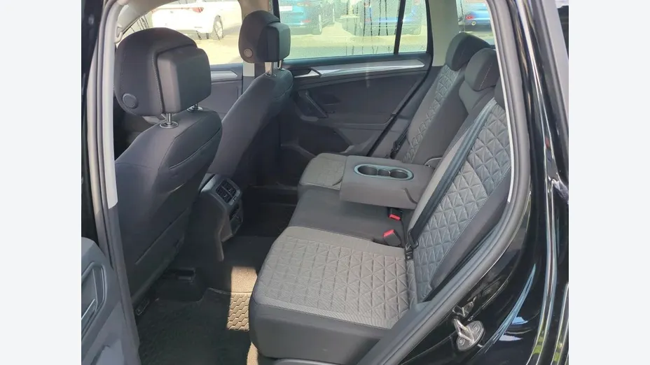 VOLKSWAGEN Tiguan -