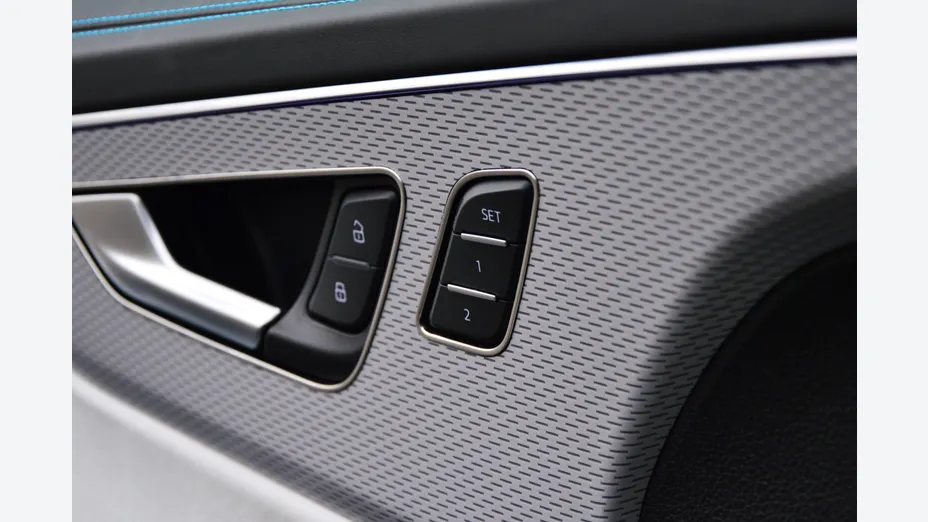 AUDI Q8 / E-Tron SQ8 TFSI Quattro Tiptronic