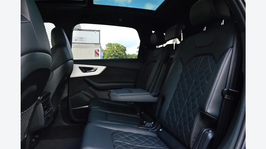 AUDI Q7 Q7 60 TFSI e Quattro S Line Tiptr.