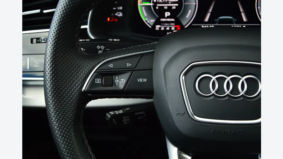 AUDI Q7 Q7 60 TFSI e Quattro S Line Tiptr.