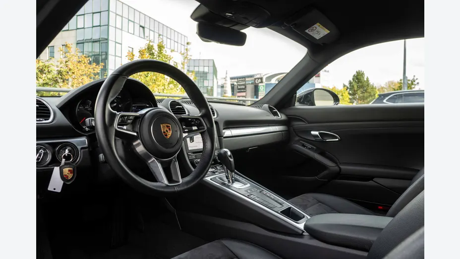 PORSCHE Cayman 718 Cayman GPF PDK