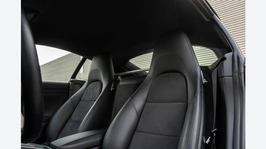 PORSCHE Cayman 718 Cayman GPF PDK