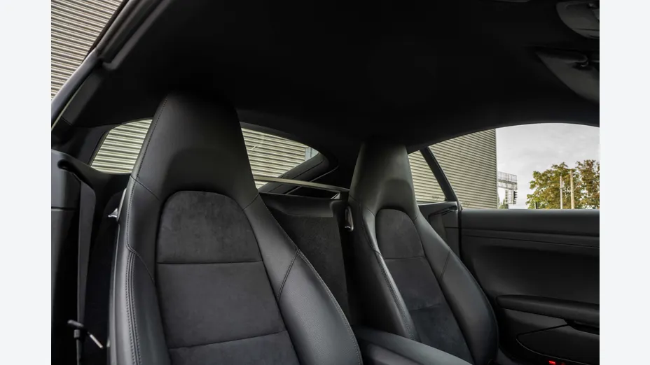 PORSCHE Cayman 718 Cayman GPF PDK