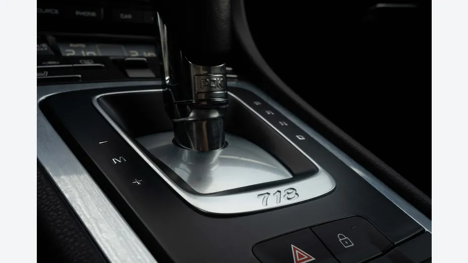 PORSCHE Cayman 718 Cayman GPF PDK