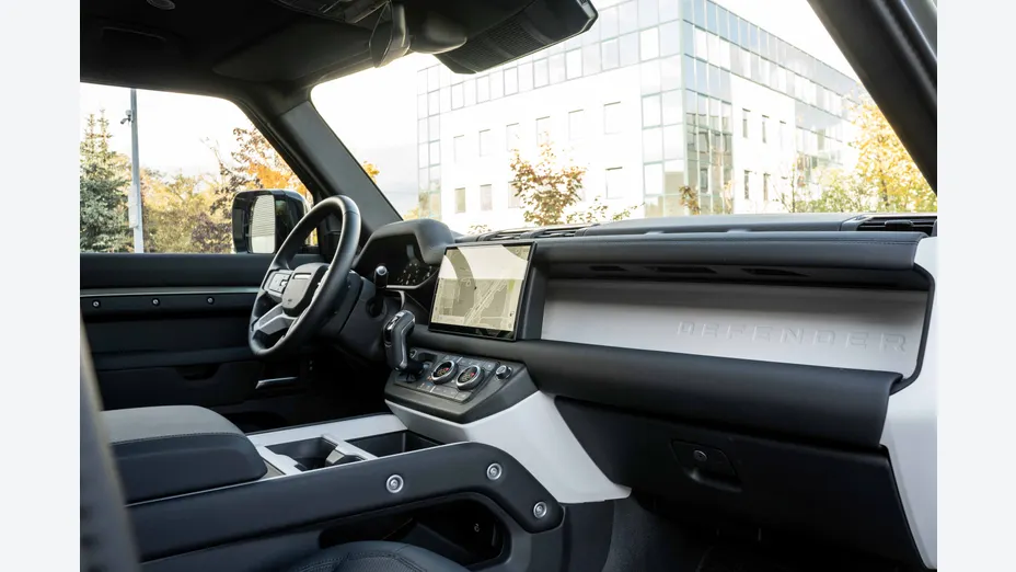 LAND ROVER Defender Defender 110 3.0 D250 mHEV X-Dynamic SE