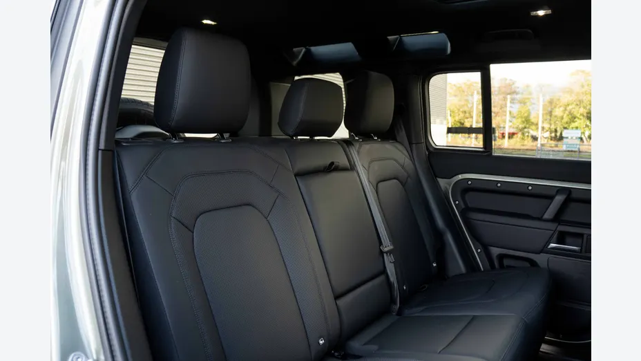 LAND ROVER Defender Defender 110 3.0 D250 mHEV X-Dynamic SE