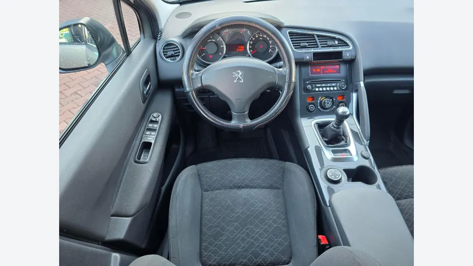 PEUGEOT 3008 3008 1.6 HDi Active
