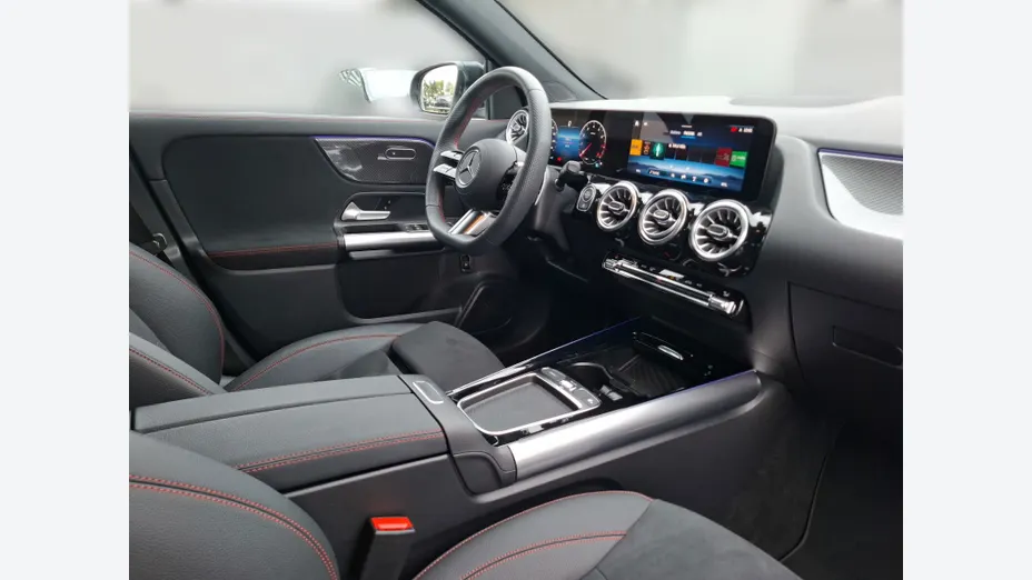MERCEDES-BENZ GLA GLA 200 mHEV AMG Line 7G-DCT