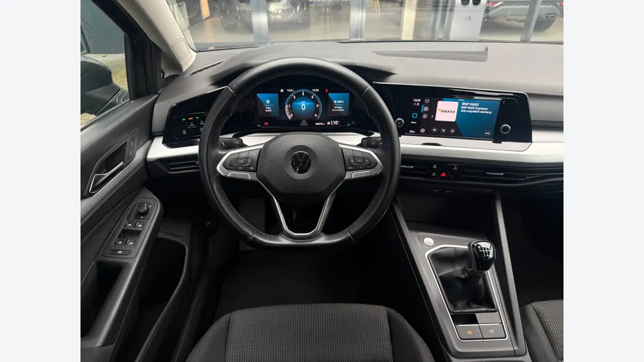 VOLKSWAGEN Golf -