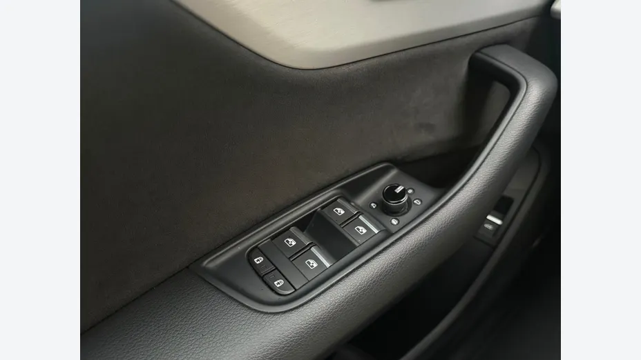 AUDI Q8 -