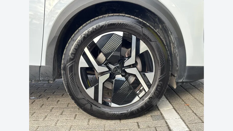 PEUGEOT 2008 2008 PureTech 100 Allure S&S BVM6