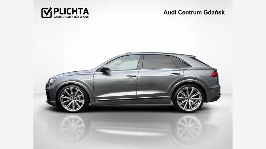 AUDI Q8 -