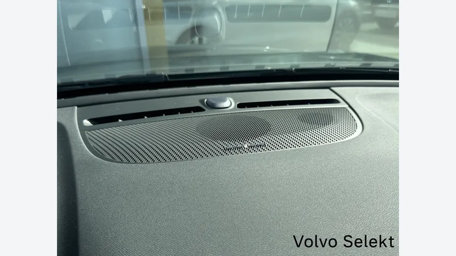 VOLVO XC40 XC40 B3 Plus Dark aut
