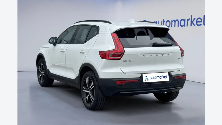 VOLVO XC40 XC40 B3 Plus Dark aut