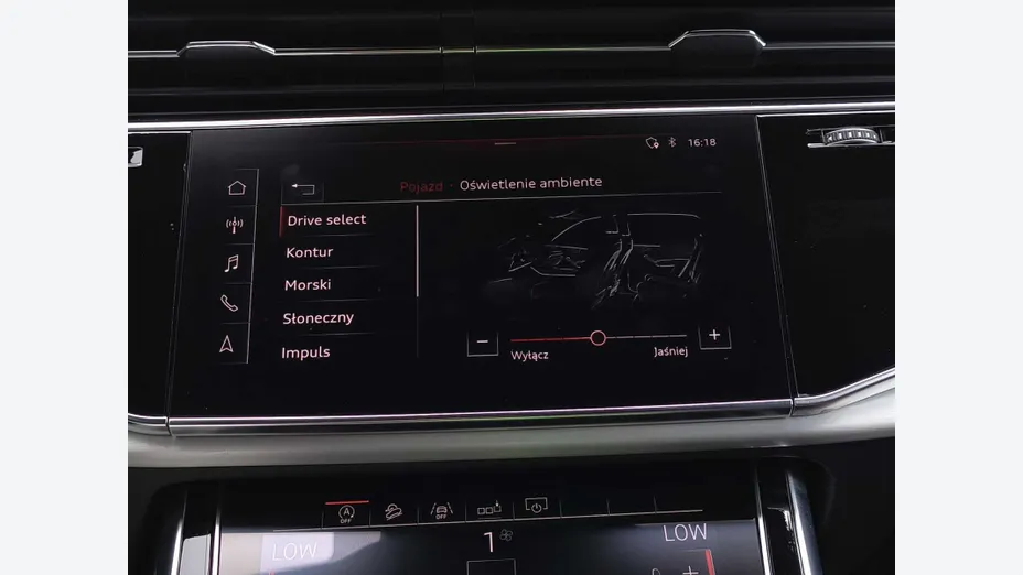 AUDI Q8 -