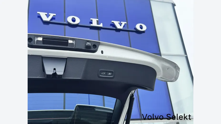 VOLVO XC40 XC40 B3 Plus Dark aut