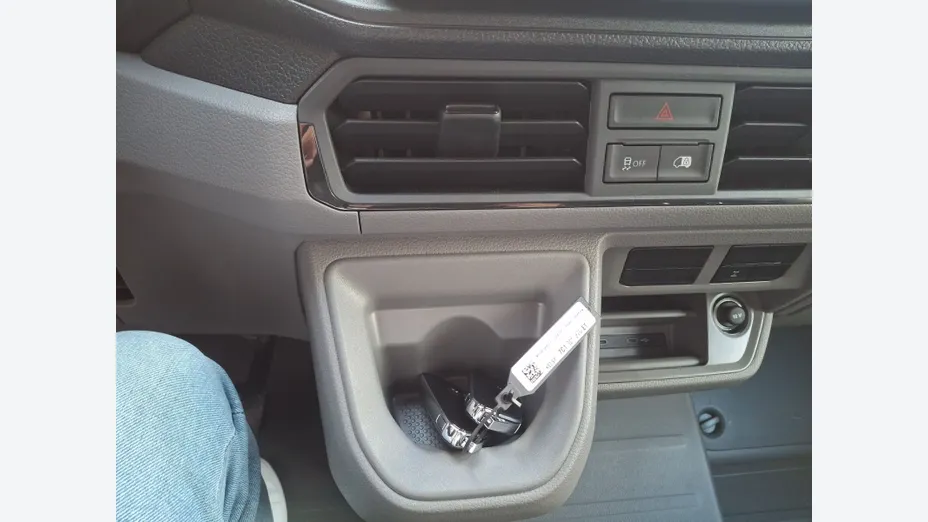 VOLKSWAGEN Crafter Crafter 35 BiTDI 4Motion (13,6m3) aut Nowy