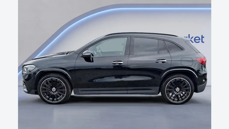 MERCEDES-BENZ GLA GLA 220 d 4-Matic AMG Line 8G-DCT