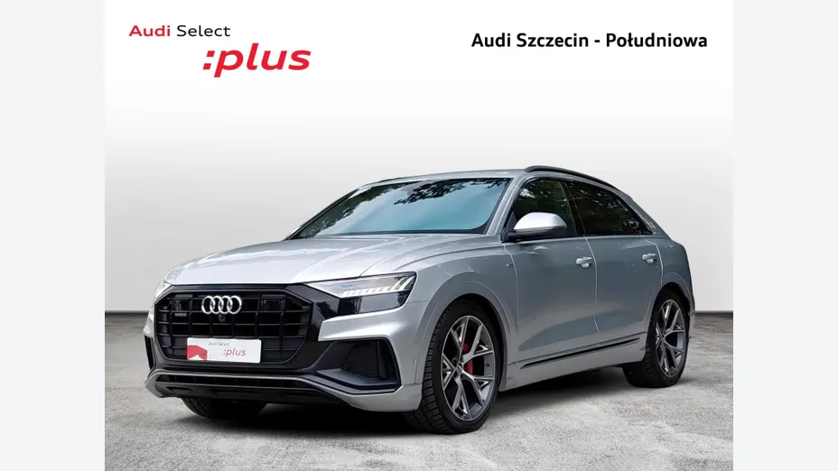 AUDI Q8 -