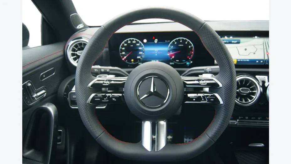 MERCEDES-BENZ CLA CLA 200 AMG Line 7G-DCT