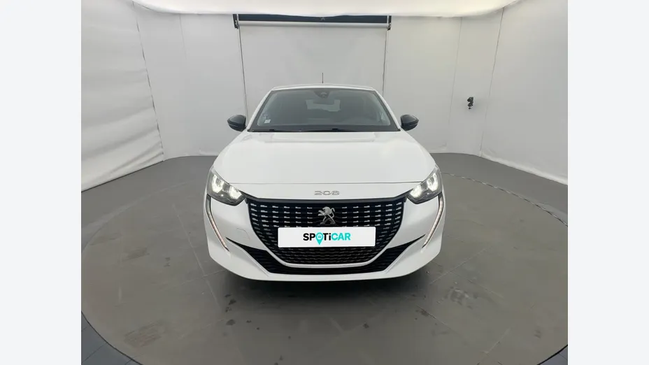 PEUGEOT 208 -