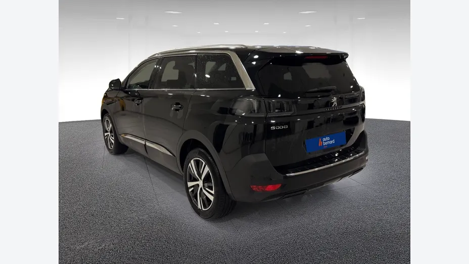 PEUGEOT 5008 -