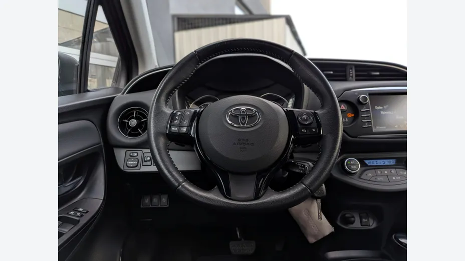 TOYOTA Yaris Yaris 1.5 Premium