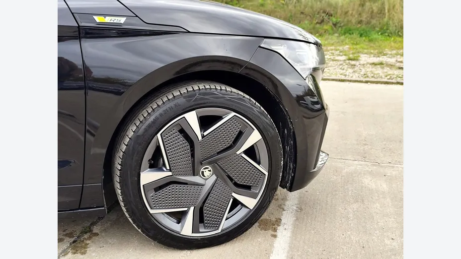 SKODA Enyaq -