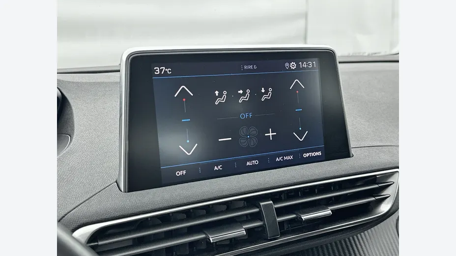 PEUGEOT 5008 -