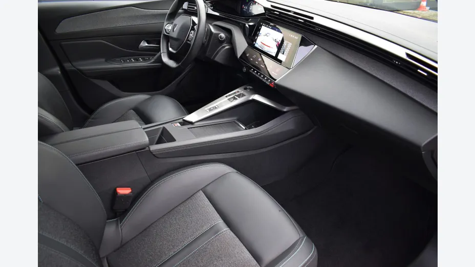 PEUGEOT 308 308 1.2 PureTech Allure S&S EAT8