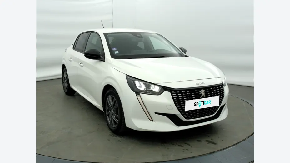PEUGEOT 208 -