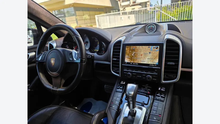 PORSCHE Cayenne -