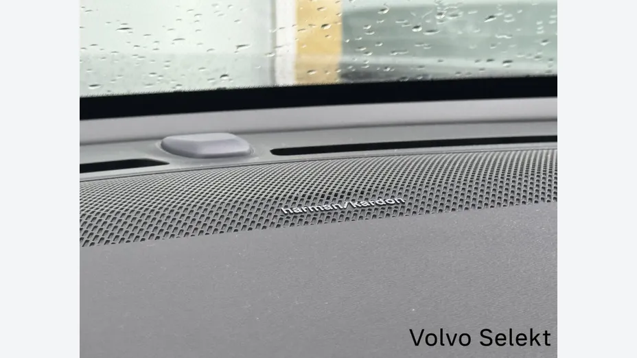 VOLVO XC40 XC40 B3 Plus Dark aut