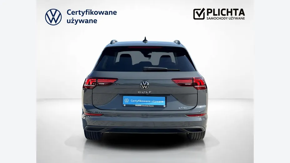 VOLKSWAGEN Golf -