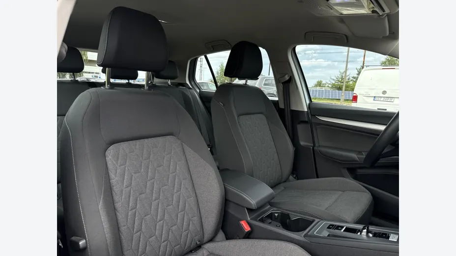 VOLKSWAGEN Golf Golf VIII 1.5 eTSI mHEV Life DSG