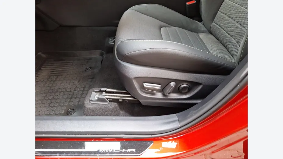 TOYOTA C-HR C-HR 2.0 PHEV Dynamic Force Executive