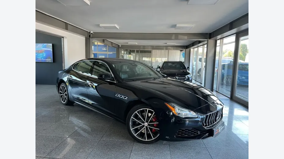 MASERATI Quattroporte -