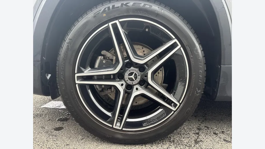 MERCEDES-BENZ GLB GLB 200 mHEV AMG Line 7G-DCT